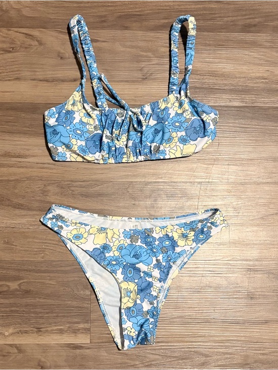 SHEIN Other - Floral Print Puffy Bikini